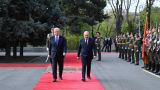 «Не реэкспортом единым»: зачем президент Токаев прилетел в Ереван — мнения