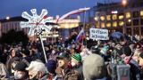 «Никогда против России!»: Митинг с антиамериканскими лозунгами в Братиславе