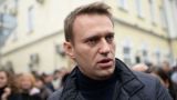 Приставы не могут застать Навального дома и грозят ему арестом имущества