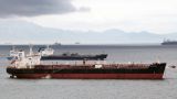 Британские санкции две недели спустя: серые танкеры нашли выход