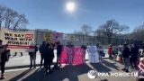 «Нет войне с Россией»: пацифисты вышли на митинг перед Белым домом