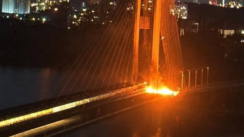 А так можно было? С утра в Киеве перекрыты все основные мосты