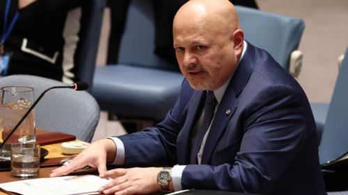 Слетевшему с должности прокурора МУС Кариму Хану открылся путь в Россию