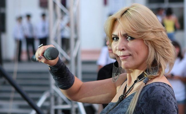 Солистка «Города 312» впервые за три годы вышла на сцену после инсульта Солистка «Города 312» впервые за три годы вышла на сцену после инсульта