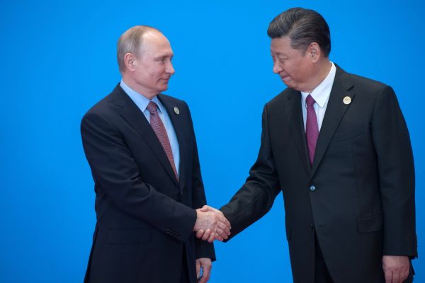 Путин встретился с главой Китая Си Цзиньпином в столице России Путин встретился с главой Китая Си Цзиньпином в столице России