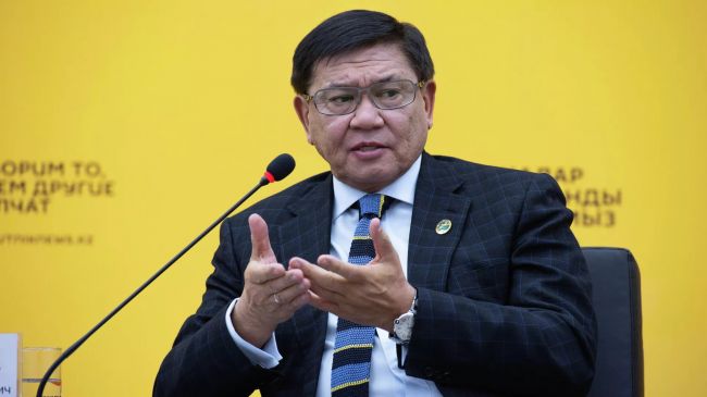 Трамп вручит себе Нобелевскую премию за предотвращение Третьей мировой — эксперт