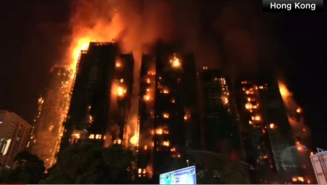 Огненная ловушка: в высотках Гонконга уже 36 погибших, жильцы верхних этажей заперты Огненная ловушка: в высотках Гонконга уже 36 погибших, жильцы верхних этажей заперты