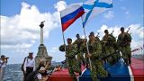 Порошенко пообещал поднять украинские флаги в Севастополе