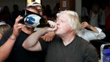 Пока Украина истекает кровью: Джонсон хлещет шампанское и поет на столе на Капри