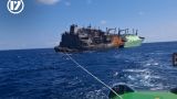 Взорванный Украиной российский газовоз понесло к Мальте: буксиры не удержали танкер