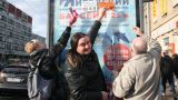 Петербуржцы уничтожают «грязную» рекламу