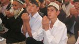 Подросткам в Таджикистане закроют выезд