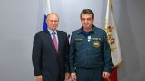 Путин вручил награды спасателям, боровшимся с пожарами и паводками