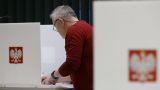Тшасковский и Навроцкий вышли во второй тур выборов президента Польши