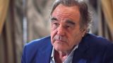 Американский кинорежиссер Оливер Стоун привился российской вакциной