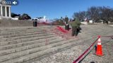 Сторонники палестинцев залили красной краской лестницу к мемориалу Линкольна