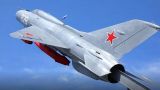 Десантники восстановили памятник в виде самолета МиГ-21 в Херсонской области