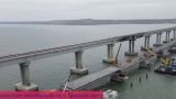 Хуснуллин: На Крымском мосту надвинули половину пролетов