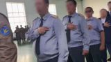 Даже в СССР такого не было: в Казахстане военный заплатит штраф за неуважение к гимну