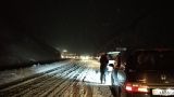 Десятки машин скопились в пробке на границе Южной Осетии с Северной — видео