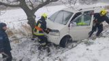 В Молдавии остаются заблокированными основные дороги, без света 139 сел