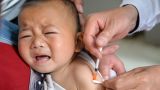 Некоторые регионы Китая начнут вакцинировать детей с трехлетнего возраста — СМИ