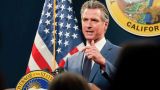 Губернатор Калифорнии назначил себя лидером свободного мира