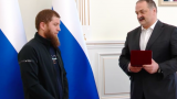 В Дагестане отцу мальчика, защитившего брата от волка, передали медаль от Путина