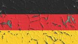«Учат уважению» — шокирующее число молодых немцев избивают своих жён