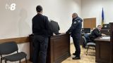 Ждет пожизненный срок: в Молдавии суд арестовал отчима родившей в 11 лет девочки