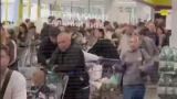 Пока Зеленский и Ко устраивают шоу для посланцев Трампа, киевляне опустошают прилавки