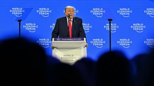 Нытьё трёхлетнего ребёнка: Сакс оценил речь американского президента в Давосе