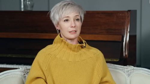 Сбежавшая из России актриса сочла «метафорой будущей славы» свое фото в экскрементах