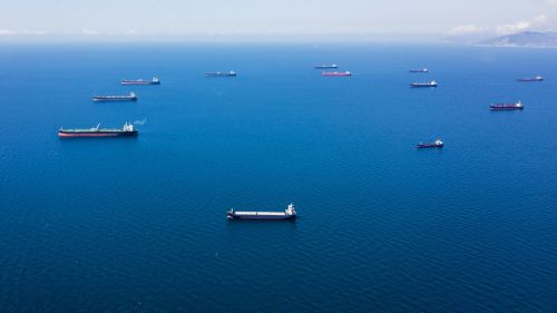 Иран заявил, что у него лишней нефти на экспорт