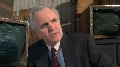The actor of the films "Jumanji" and "Top Gun" was stabbed to death in the yard of his own house in the USA