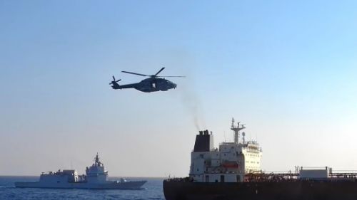 The Italian Navy boarded the Mediterranean Sea Russian tanker