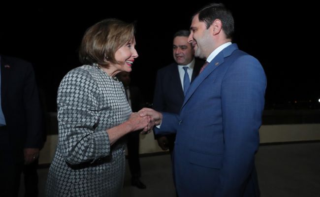 Pelosi Papikyanla görüşdü – ABŞ-la hərbi əməkdaşlıq, Azərbaycanla sərhəddəki vəziyyət müzakirə edildi