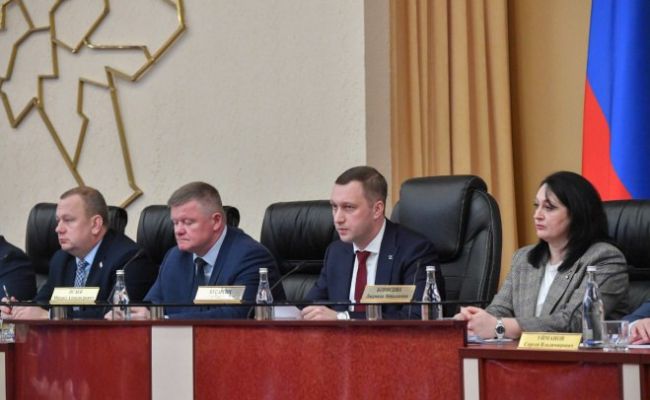 В Саратовской области зарплаты чиновников увяжут с зарплатами жителей
