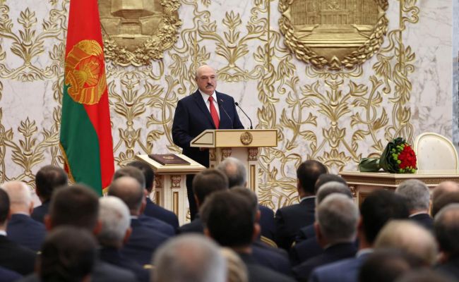 Необычная присяга: Лукашенко получил власть «нетрадиционным способом»