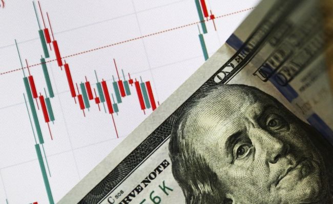 Американский экономист предсказал доллару резкое падение в 2021 году