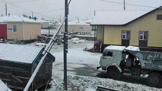 Июньский снег на Чукотке: власти решили включить отопление ...
