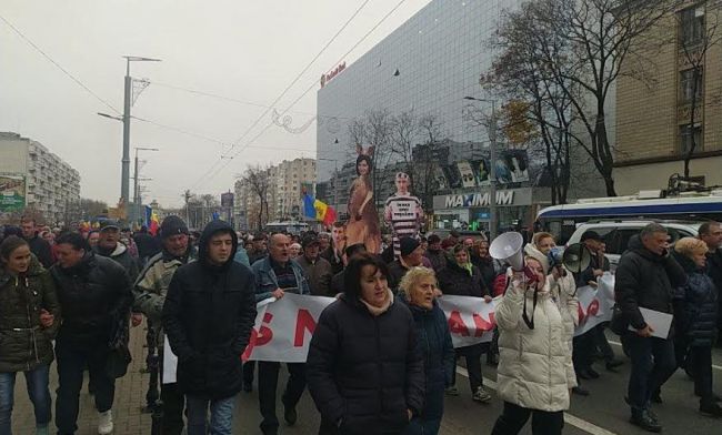 The opposition has blocked the center of Chisinau, the police are ready to act