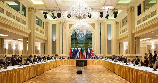 США и Иран проведут третий раунд непрямых переговоров по перезапуску СВПД 1 f66c2d1a99a0d6b35b67e2b835ec3 США и Иран проведут третий раунд непрямых переговоров по перезапуску СВПД