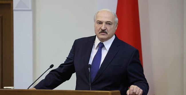 Лукашенко: Я власть никому не отдам